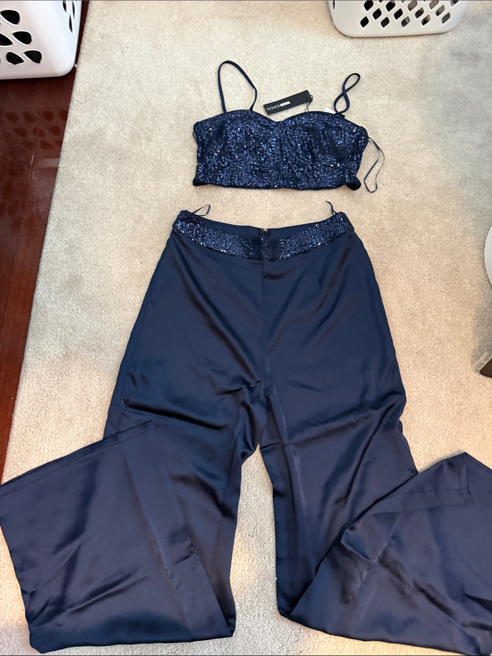 Fashion nova sequin top satin sequin pants, set new size XL Navy